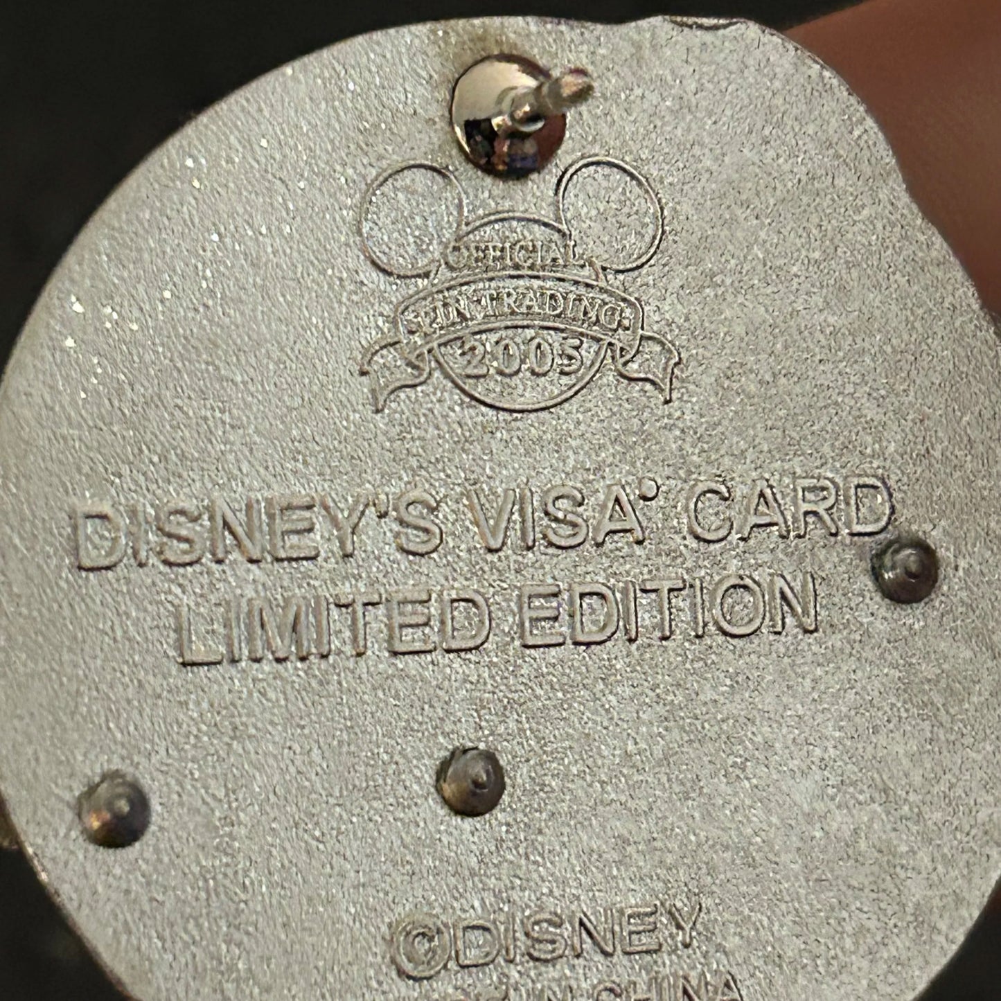 2005 - Santa Mickey Riding Sleigh - Visa Exclusive - Limited Edition - Disney Pin