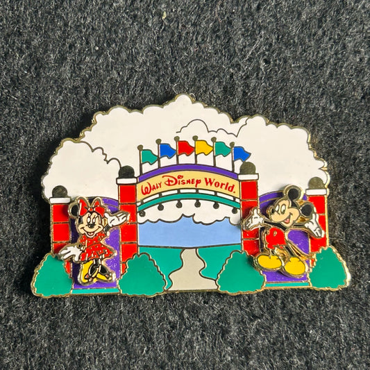 2000 - Mickey and Minnie Mouse - Gate - WDW - LE 5,000 - Artist Signed - Disney Pin