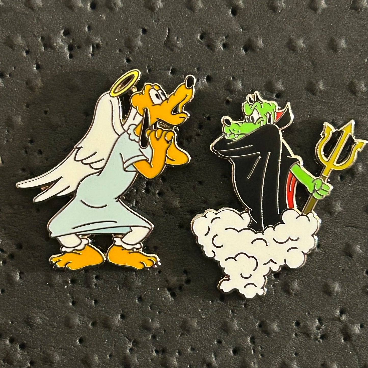 FULL SET - 2024 - Angel vs Devil Pluto - Disney Pins
