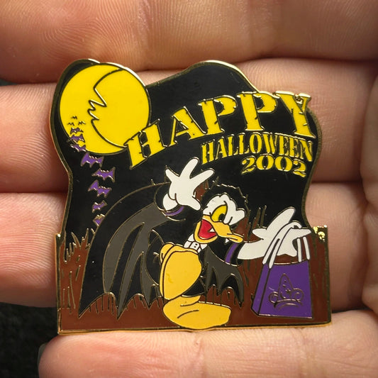 2002 - Count Donald - Happy Halloween - LE 1,500 - Disney Pin