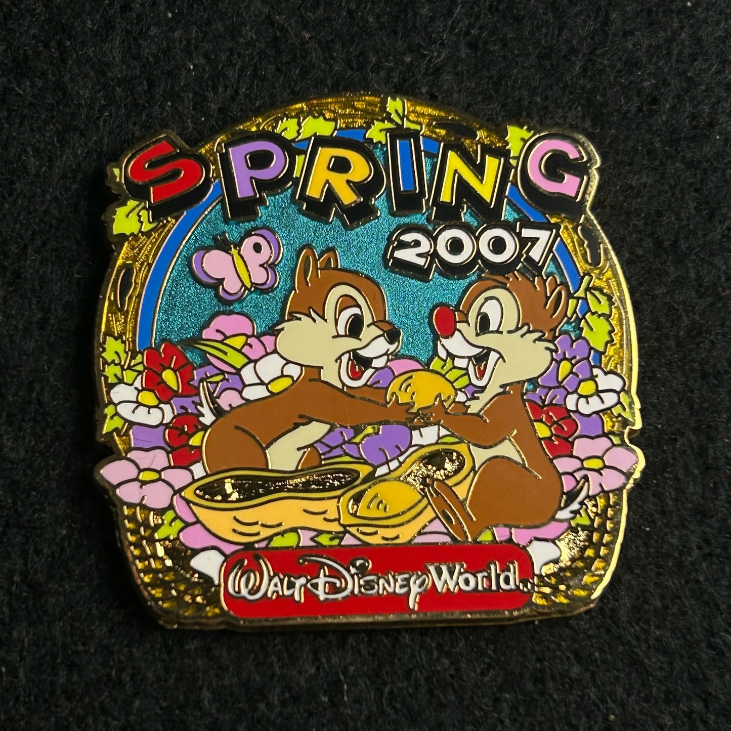 2007 - Chip and Dale Sharing Peanuts - Spring - LE 1,000 - Disney Pin