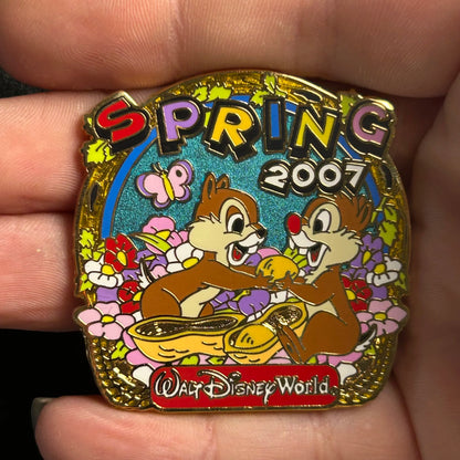 2007 - Chip and Dale Sharing Peanuts - Spring - LE 1,000 - Disney Pin