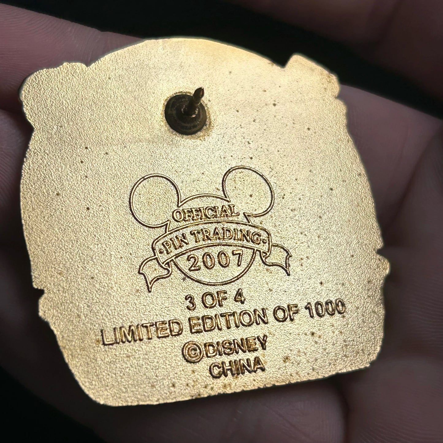 2007 - Chip and Dale Sharing Peanuts - Spring - LE 1,000 - Disney Pin