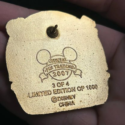 2007 - Chip and Dale Sharing Peanuts - Spring - LE 1,000 - Disney Pin