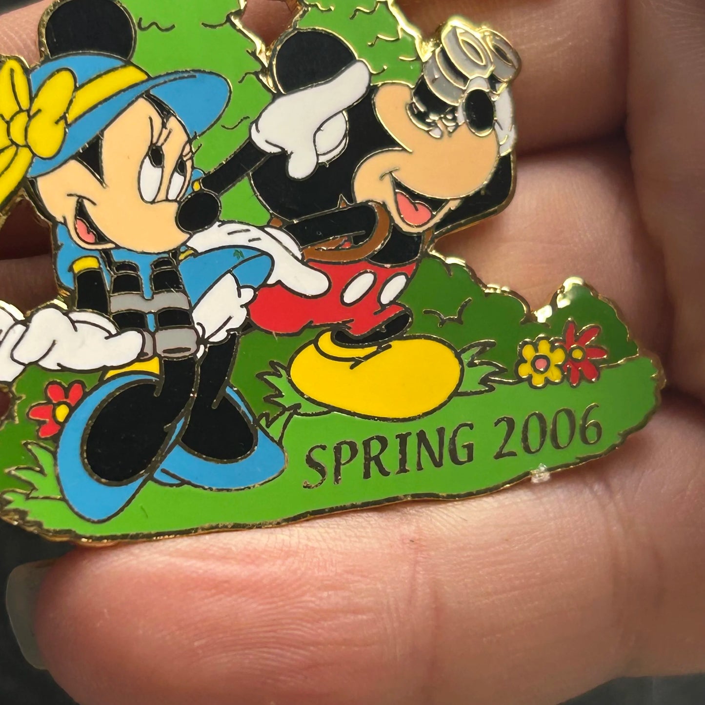2006 - Mickey and Minnie Mouse Looking at Bird - Spring - LE 1,000 - Disney Pin