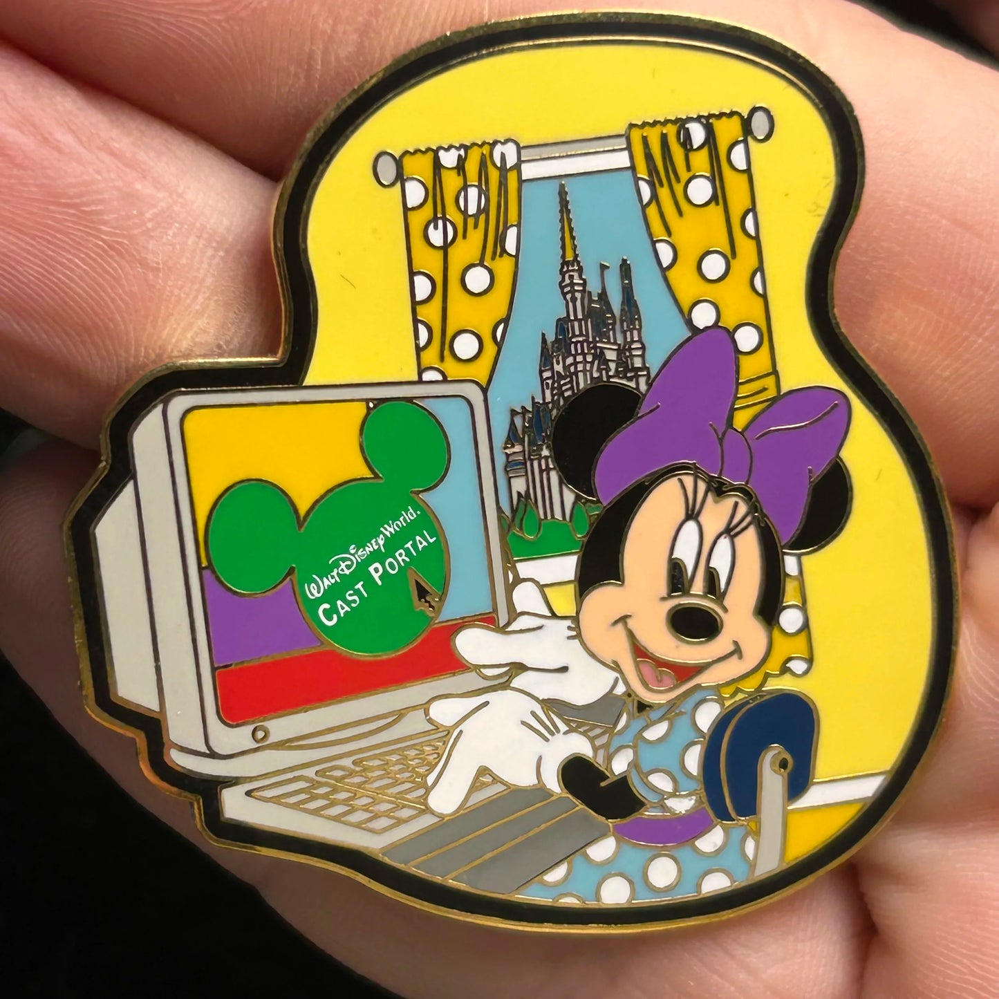 2003 - Minnie Mouse - Cast Portal - Backstage Tour - LE 3,000 - Disney Pin