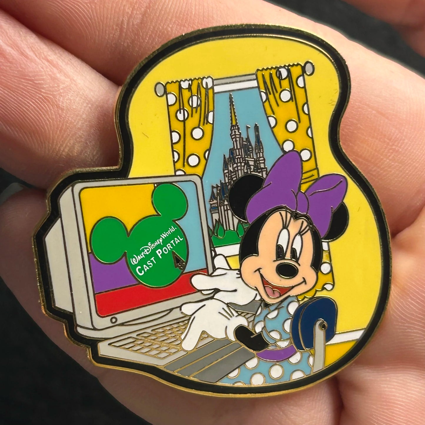 2003 - Minnie Mouse - Cast Portal - Backstage Tour - LE 3,000 - Disney Pin