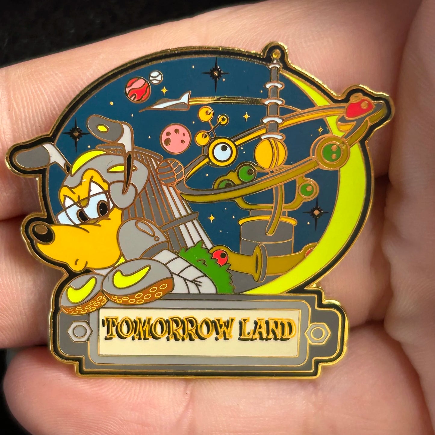 2001 - Pluto - Tomorrowland - Astro Orbiter - Land Series - LE 3,500 - MGK - Disney Pin