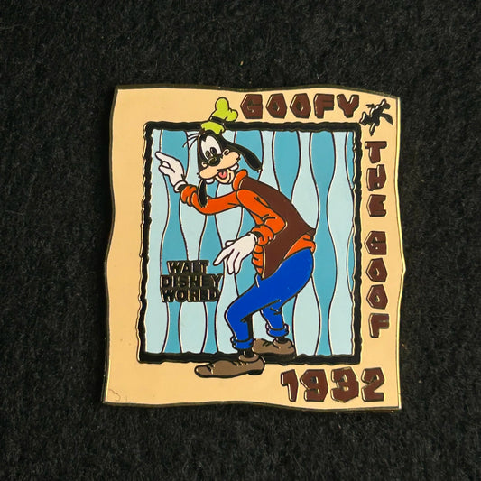 2002 - Goofy - On with the Show - Pure Series - MGM Studios - Disney Pin