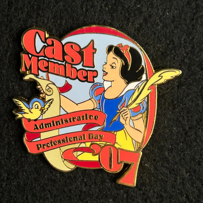 2007 - Snow White - LE 500 - Cast - Administrative Professional Day - Disney Pin