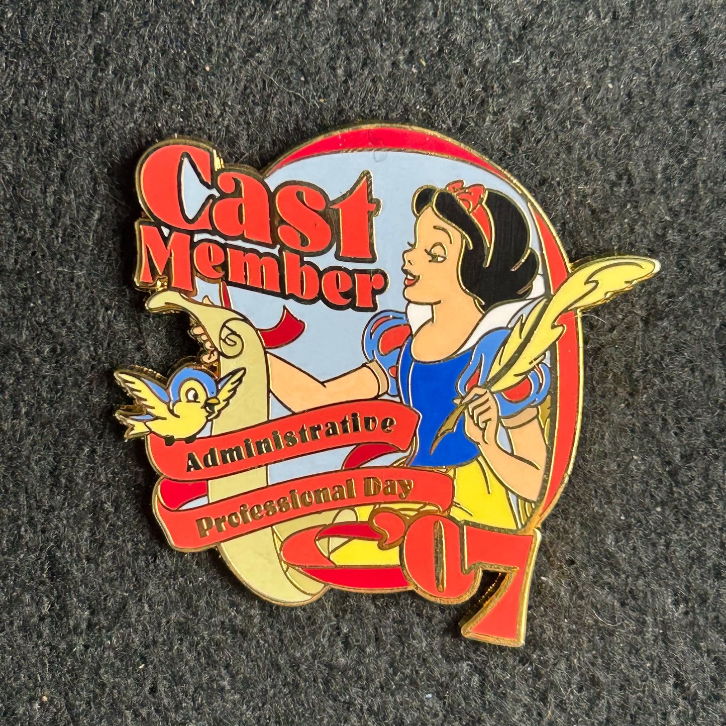 2007 - Snow White - LE 500 - Cast - Administrative Professional Day - Disney Pin