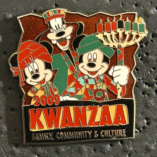 2009 - Mickey, Minnie, Goofy - Kwanzaa - LE 500 - Disney Pin
