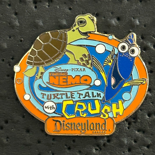 2008 - Crush and Dory - Finding Nemo - Pixar - Turtle Talk With Crush - DLR - Disney Pin