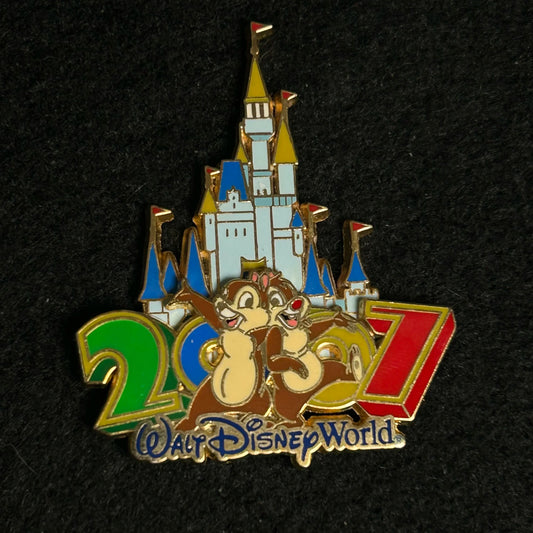 2007 - Chip and Dale - Castle - WDW - Pin on Pin