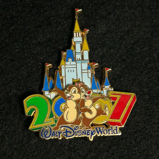2007 - Chip and Dale - Castle - WDW - Pin on Pin
