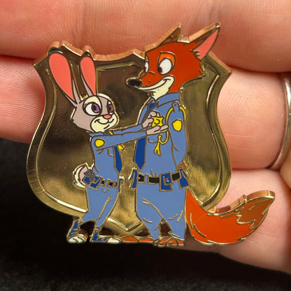 2025 - Judy Hopps and Nick Wilde - Gold Police Badge - Zootopia - Disney Pin