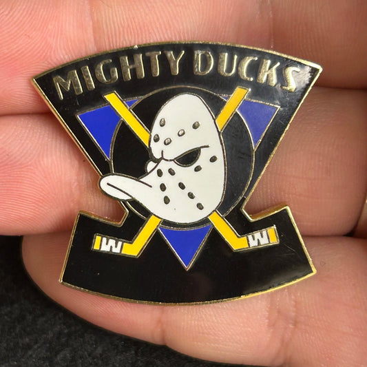 2003 - Mighty Ducks - Hockey Sticks - Disney Pin