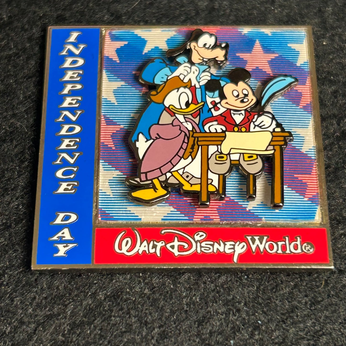 2001 - Mickey, Goofy, and Donald - Lenticular - Independence Day - LE 5,000 - Disney Pin