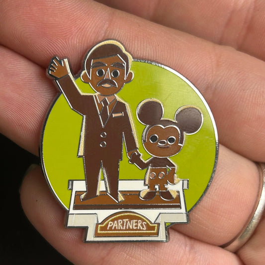 2023 - Walt and Mickey Mouse - Partners Statue - Mystery Pin