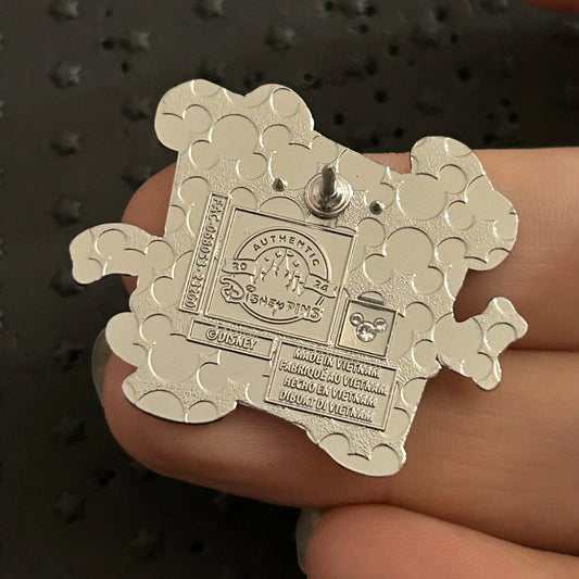 2024 - Mickey and Minnie - Holding Hands - Play in the Parks - Disney Pin