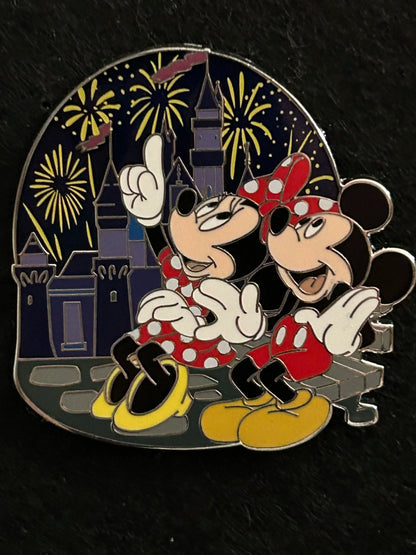 2024 - Mickey and Minnie - Watching Fireworks - Disney Pin