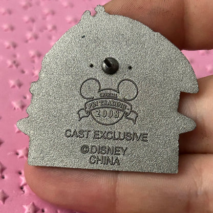2008 cast exclusive resort operations pin