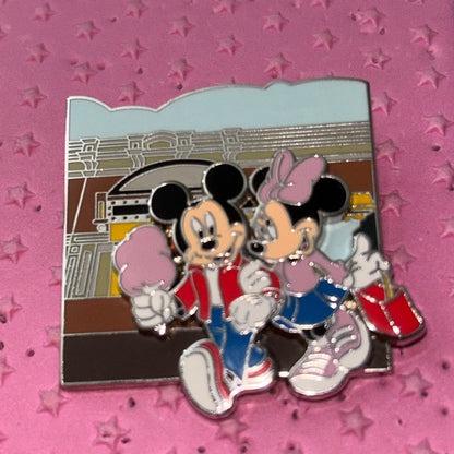 2012 Mickey and Minnie Disney adventures pin