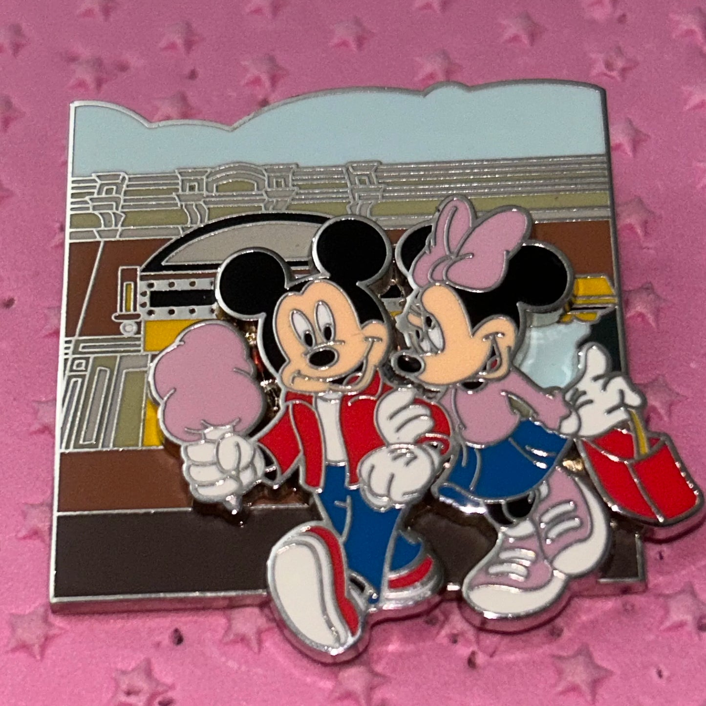 2012 Mickey and Minnie Disney adventures pin
