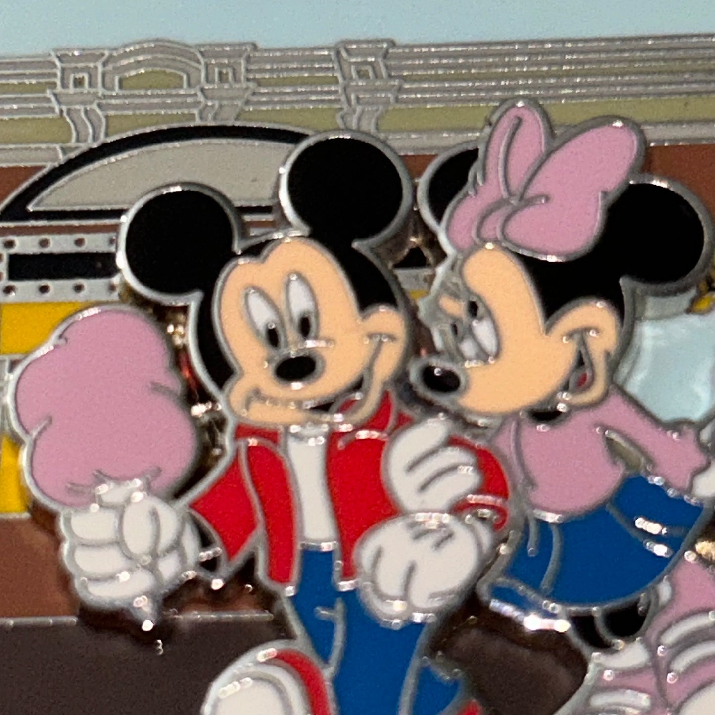 2012 Mickey and Minnie Disney adventures pin
