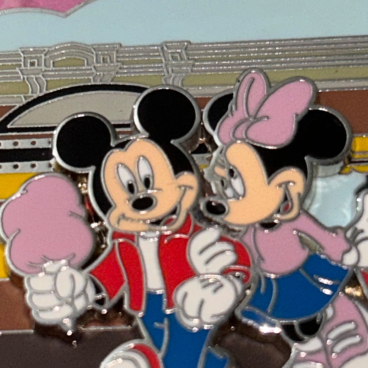 2012 Mickey and Minnie Disney adventures pin