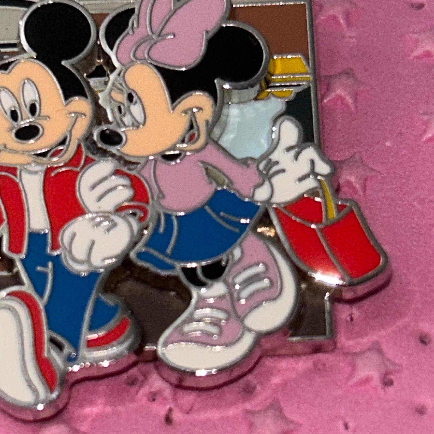 2012 Mickey and Minnie Disney adventures pin
