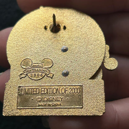 2006 - Mickey Mouse - Happy New Years - Castle - LE 2,000 - Disney Pin