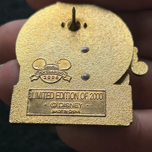2006 - Mickey Mouse - Happy New Years - Castle - LE 2,000 - Disney Pin