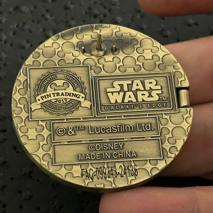 2019 - Ogas Cantina - Black Spire Outpost - Galaxys Edge - Star Wars - Hinge - Disney Pin