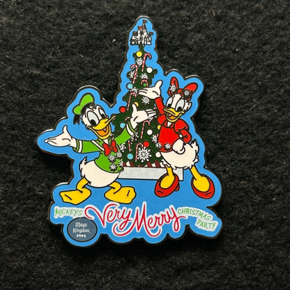 2003 - Donald and Daisy - Very Merry Christmas Party - Tree - LE 2,500 - Disney Pin