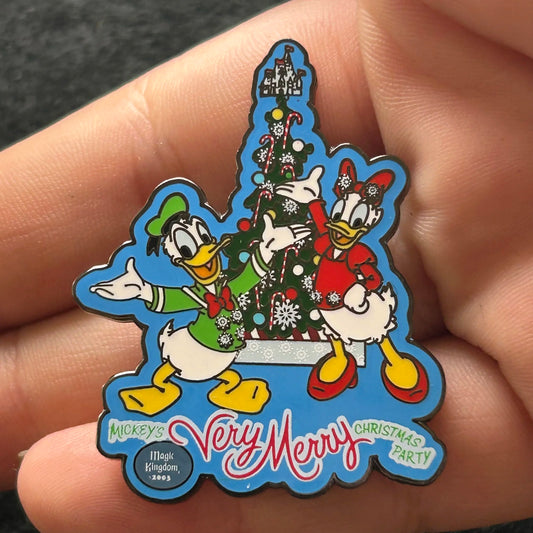 2003 - Donald and Daisy - Very Merry Christmas Party - Tree - LE 2,500 - Disney Pin