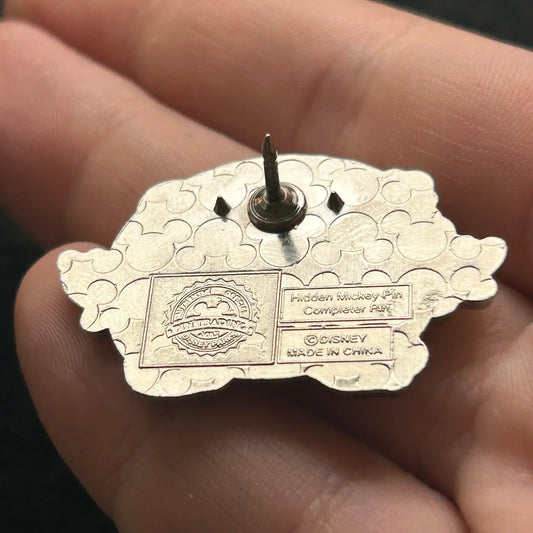 2017 - Mickey and Minnie Kissing - Silhouette - Hidden Mickey - Disney Pin