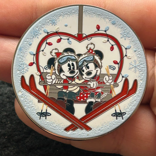 2021 - Mickey and Minnie - Riding Ski Lift - Disney Pin
