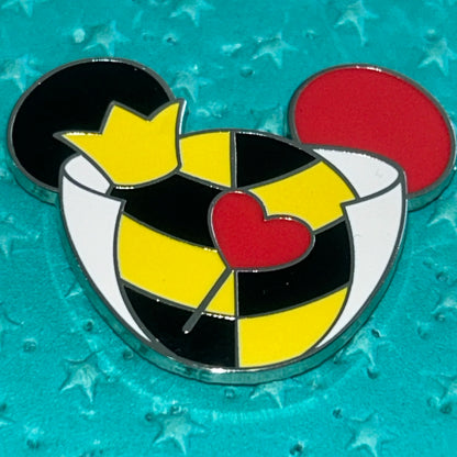 Queen Of Hearts Mickey Head Pin