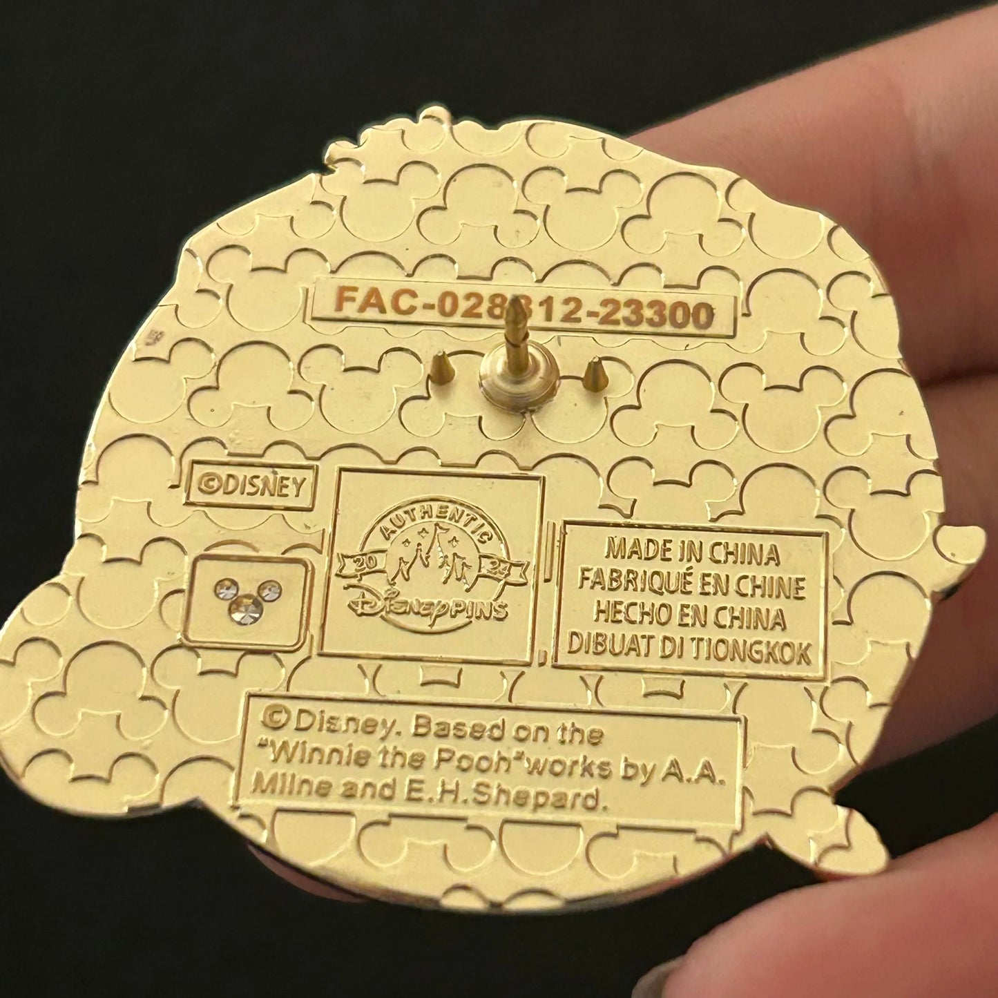 2024 - Winnie the Pooh and Piglet - Building a Snowman - Disney Pin