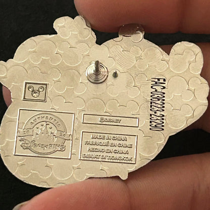 2024 - Chicken Little - Fish Out Of Water - Foam Fingers - Disney Pin
