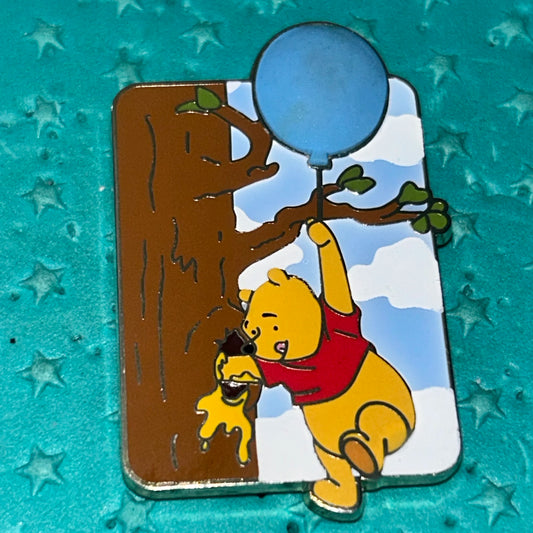 2021 LE Winnie the Pooh Balloon and Honey Tree Pin