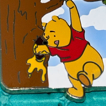 2021 LE Winnie the Pooh Balloon and Honey Tree Pin