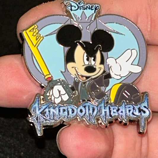 2024 - Mickey Mouse - Holding Key - Kingdom Hearts - Disney Pin