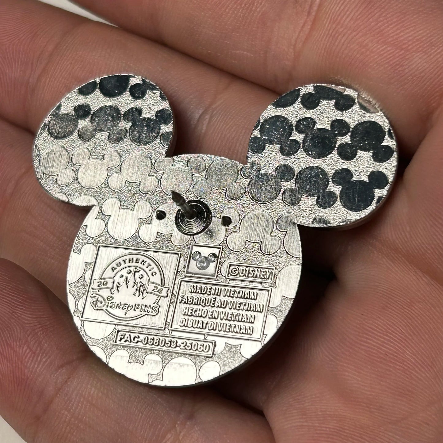 2024 - Pride Mickey - Disney Pin
