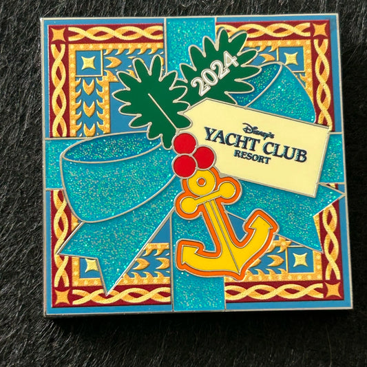 2024 - Dory - Yacht and Beach - Christmas Present - Hinge - LE 2,500 - Disney Pin