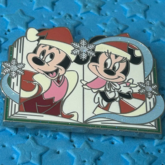 2023 - LE - Mickey/ Minnie - Christmas - Gift Card Book Pin