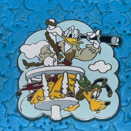 2011 - Pirates of Caribbean - Donald and Pluto - Disney Pin