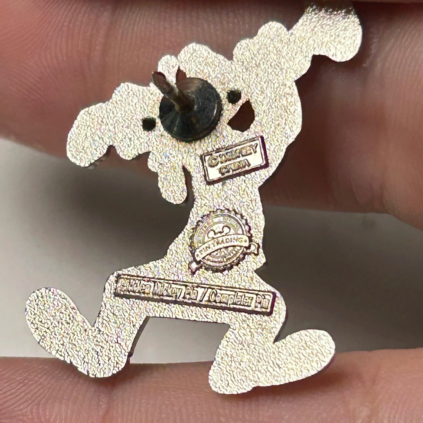 2010 - Goofy - Scoop and Friends - Hidden Mickey - Completer - Disney Pin
