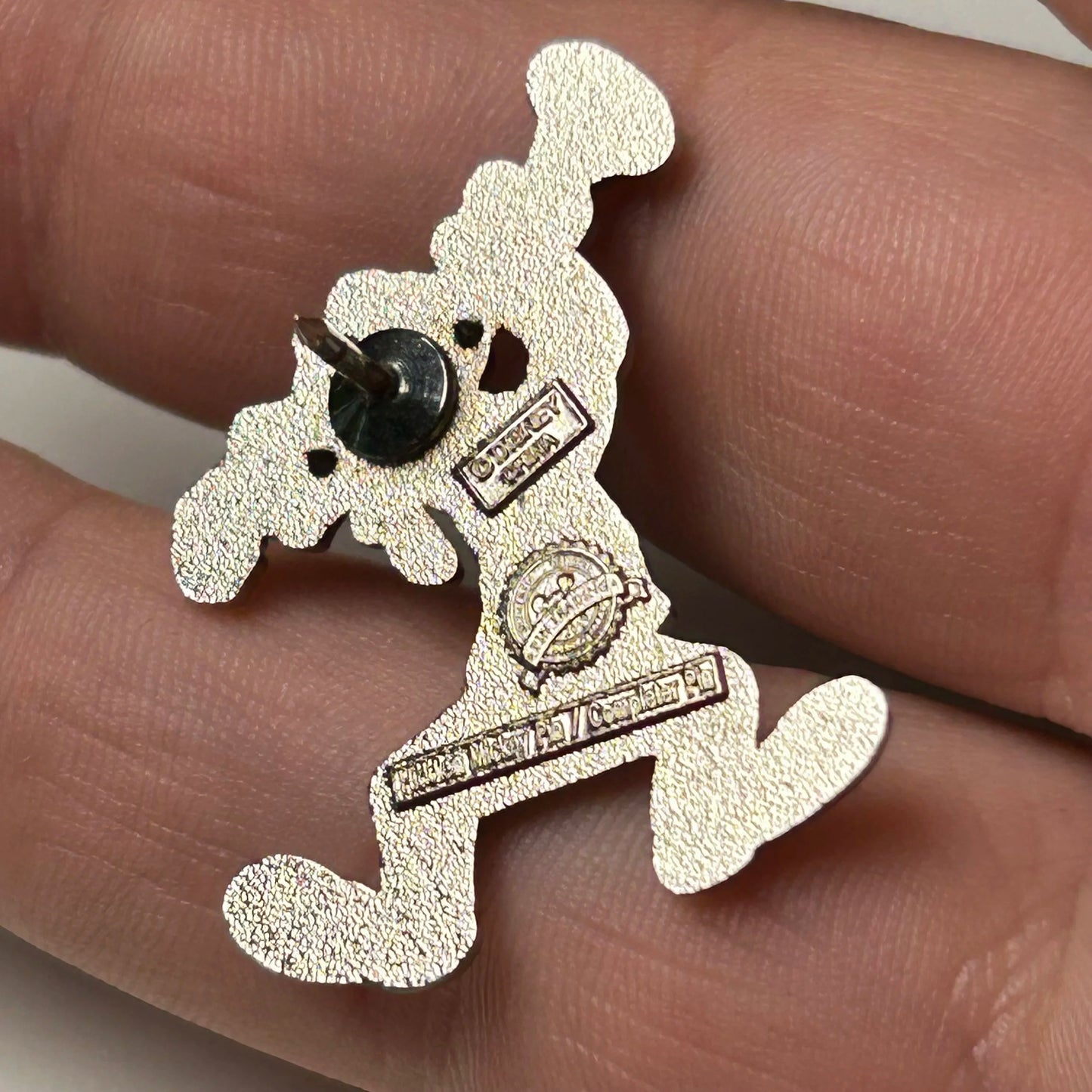 2010 - Goofy - Scoop and Friends - Hidden Mickey - Completer - Disney Pin